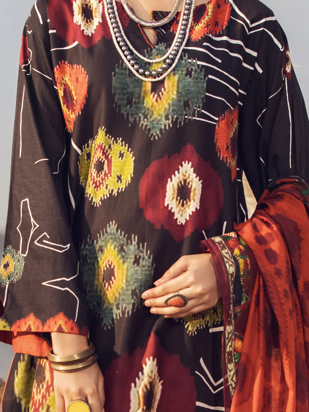 Black Cambric 3 Piece Unstitched - AWP-3PS-323 - Image 3
