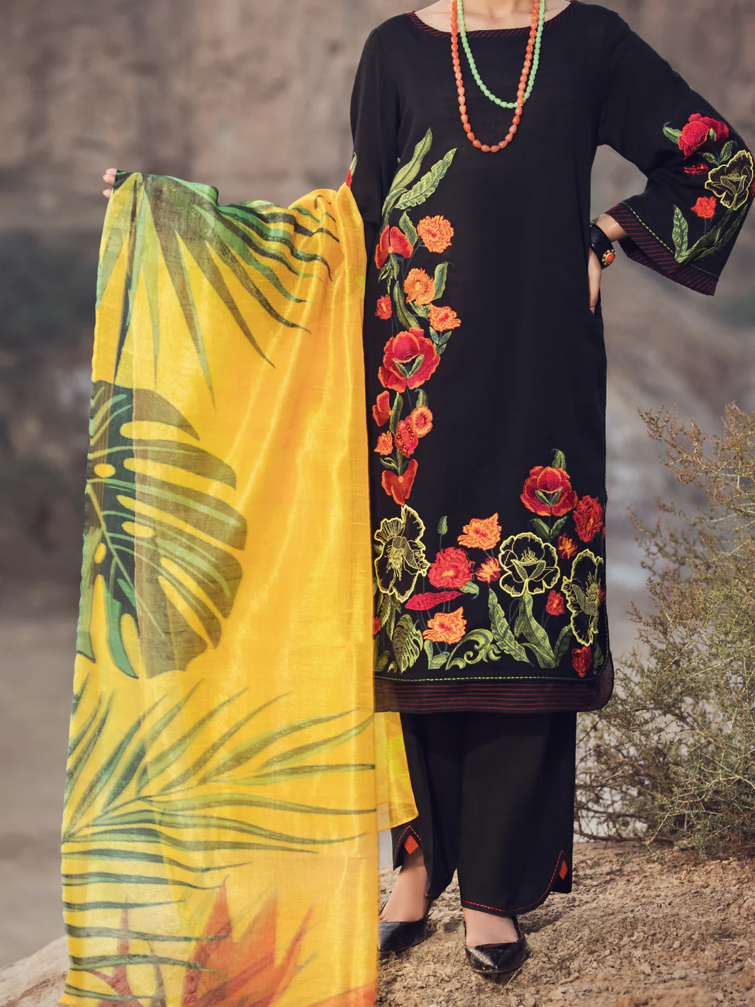 Black Khaddar 3 Piece Stitched - AWP-3PS-349