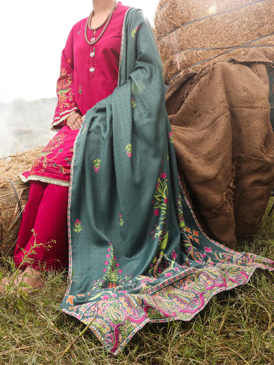 Fuchsia Khaddar 3 Piece Stitched - AWP-3PS-417 - Image 4
