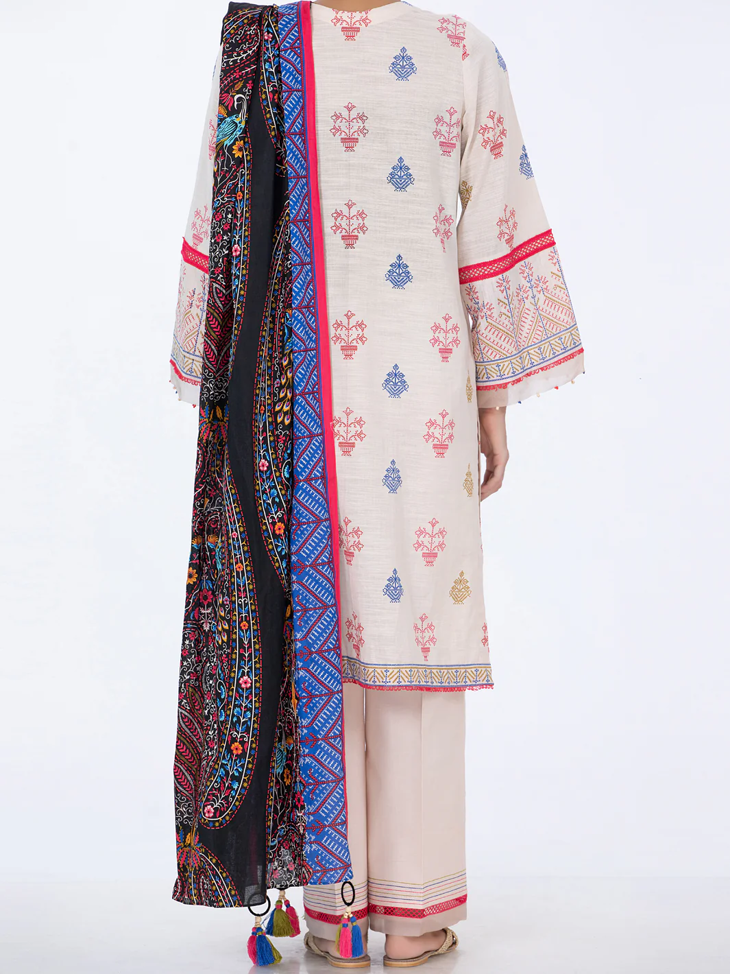 Off White Khaddar Unstitched 3 Piece - AWP-3PS-515 - Image 2