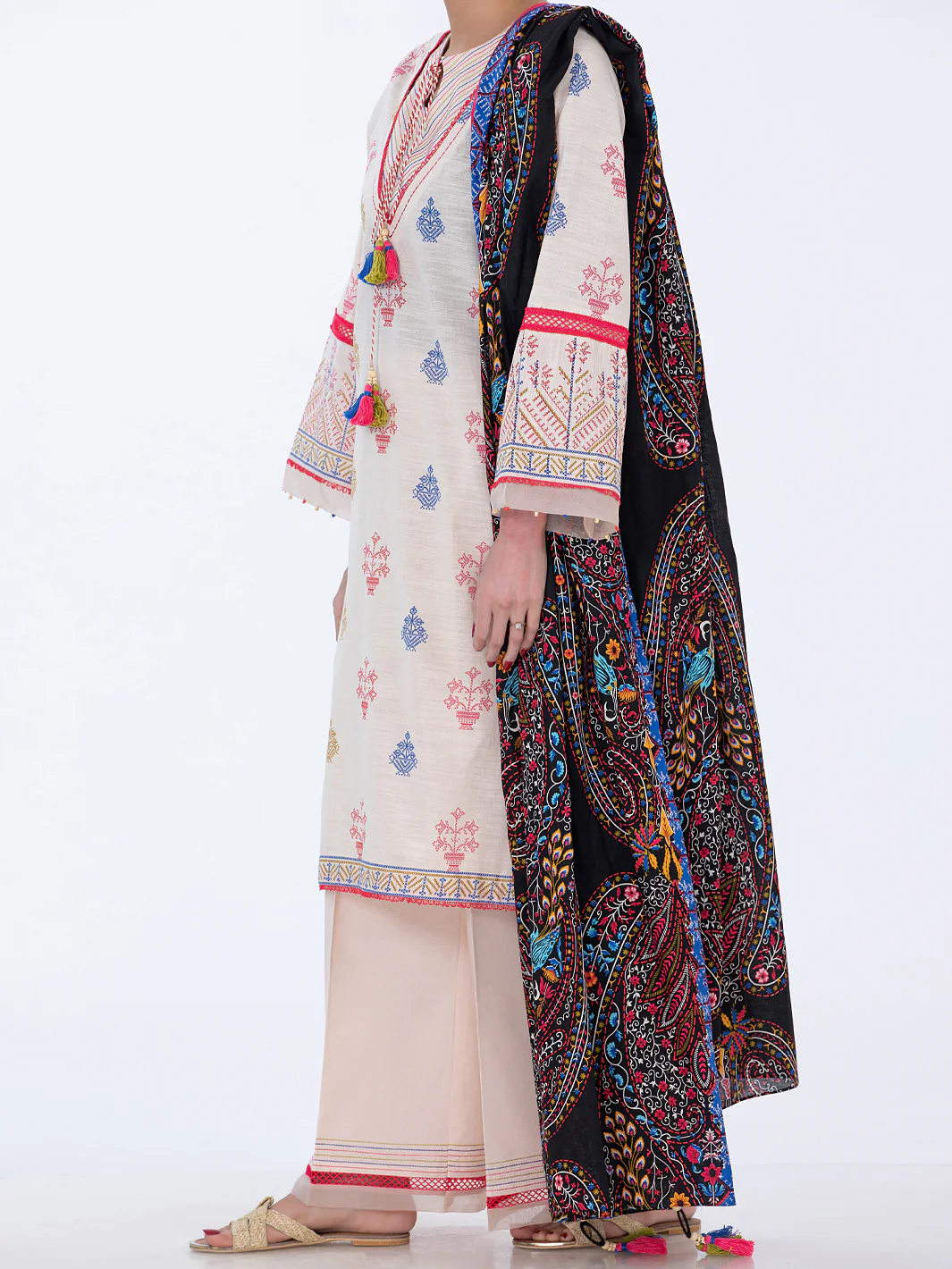 Off White Khaddar Unstitched 3 Piece - AWP-3PS-515 - Image 3