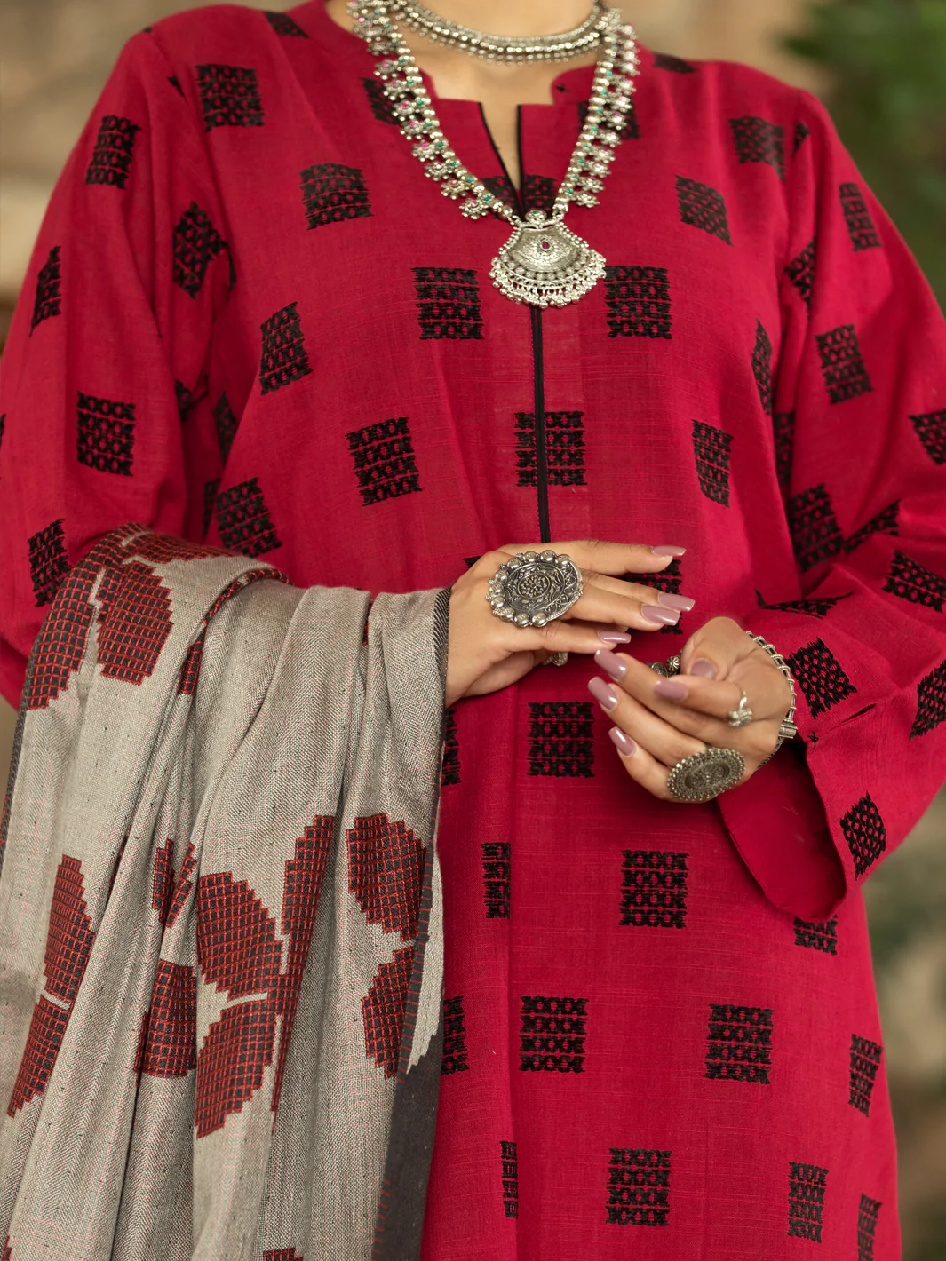 Red Velvet Jacquard 3 Piece Unstitched - AWP-3PS-572 - Image 4