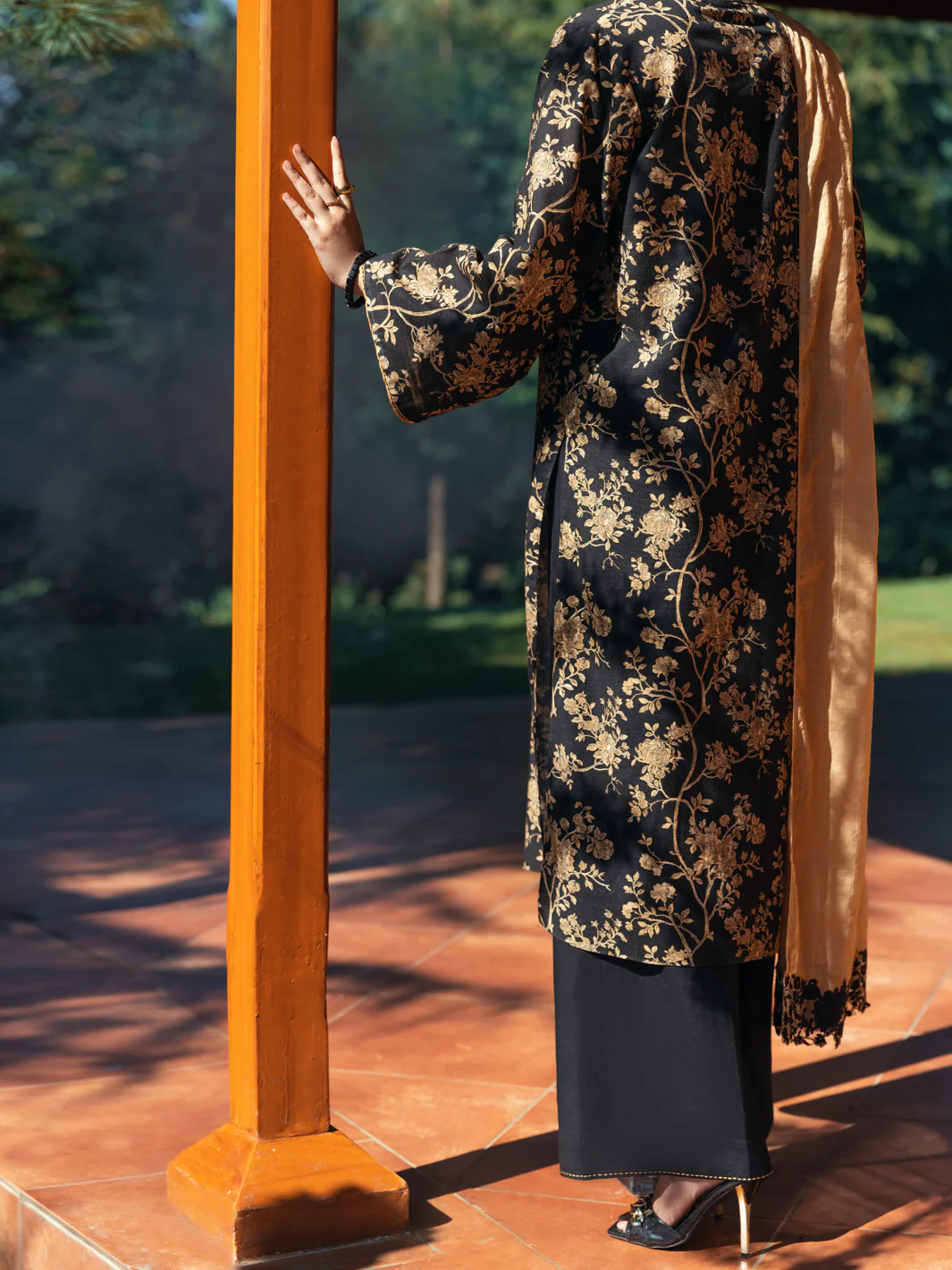 Black Khaddar 3 Piece Stitched - AWP-3PS-579 - Image 2