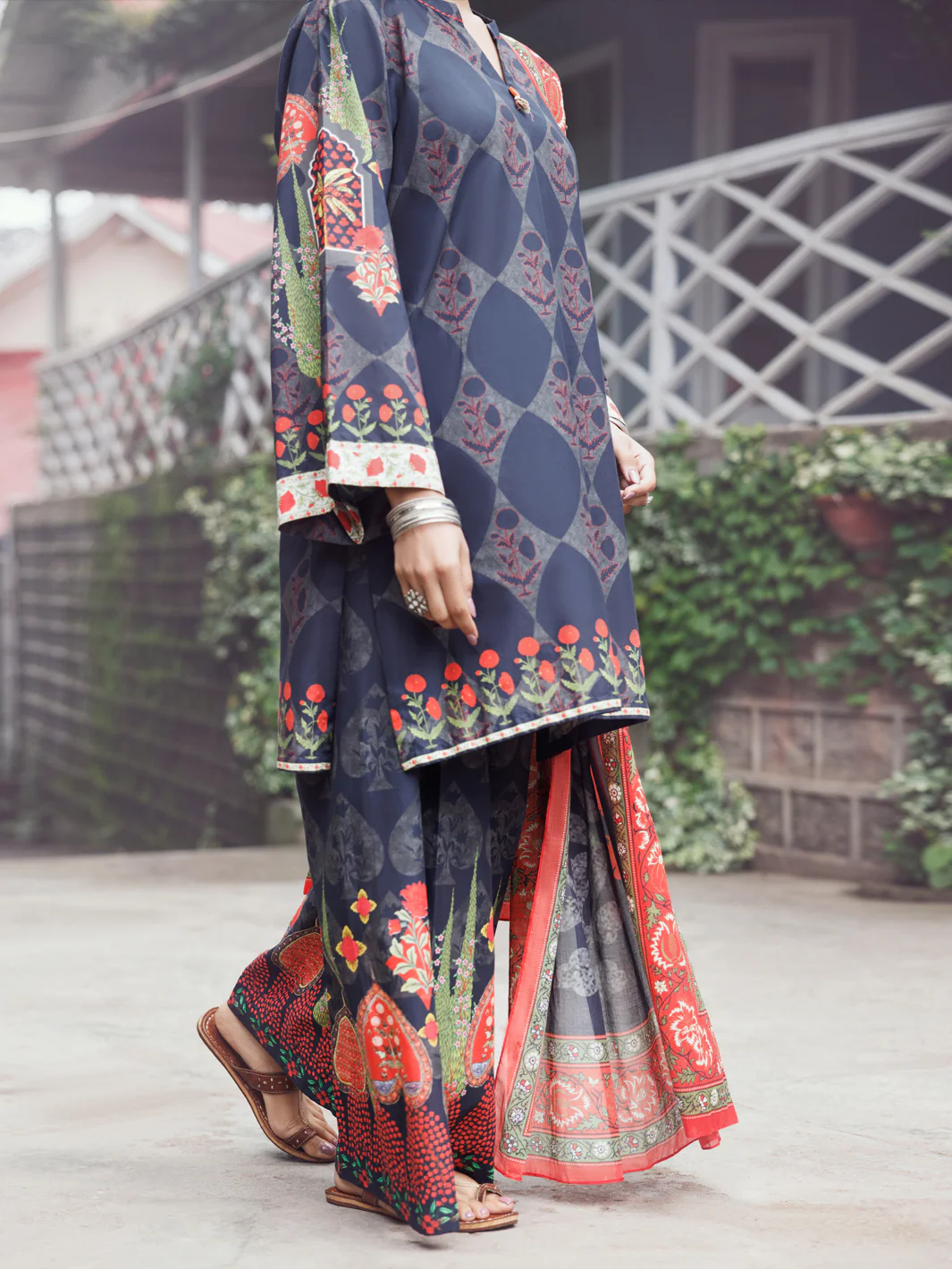 Black Lawn 3Pc Stitched - AWP-3PS-662 - Image 2