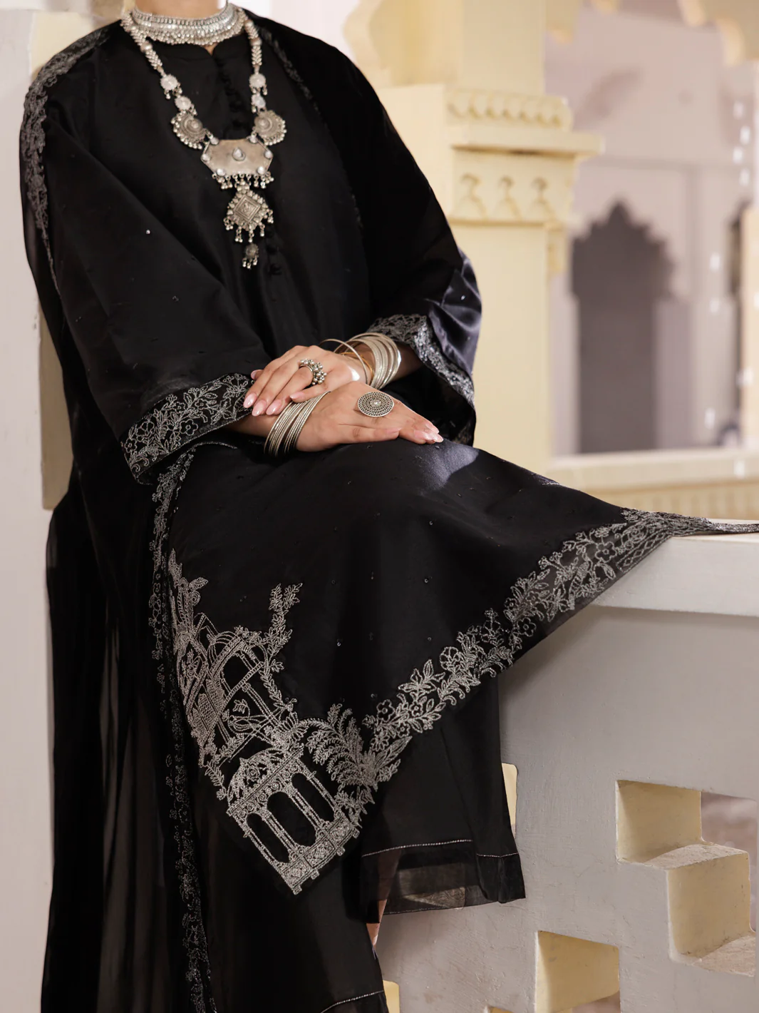 Black Yarn Dyed 3Pc Stitched - AWP-3PS-683 - Image 4