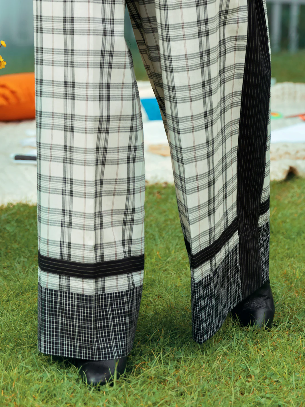 Black & White Yarn Dyed Trousers - AWP-T-595 - Image 2