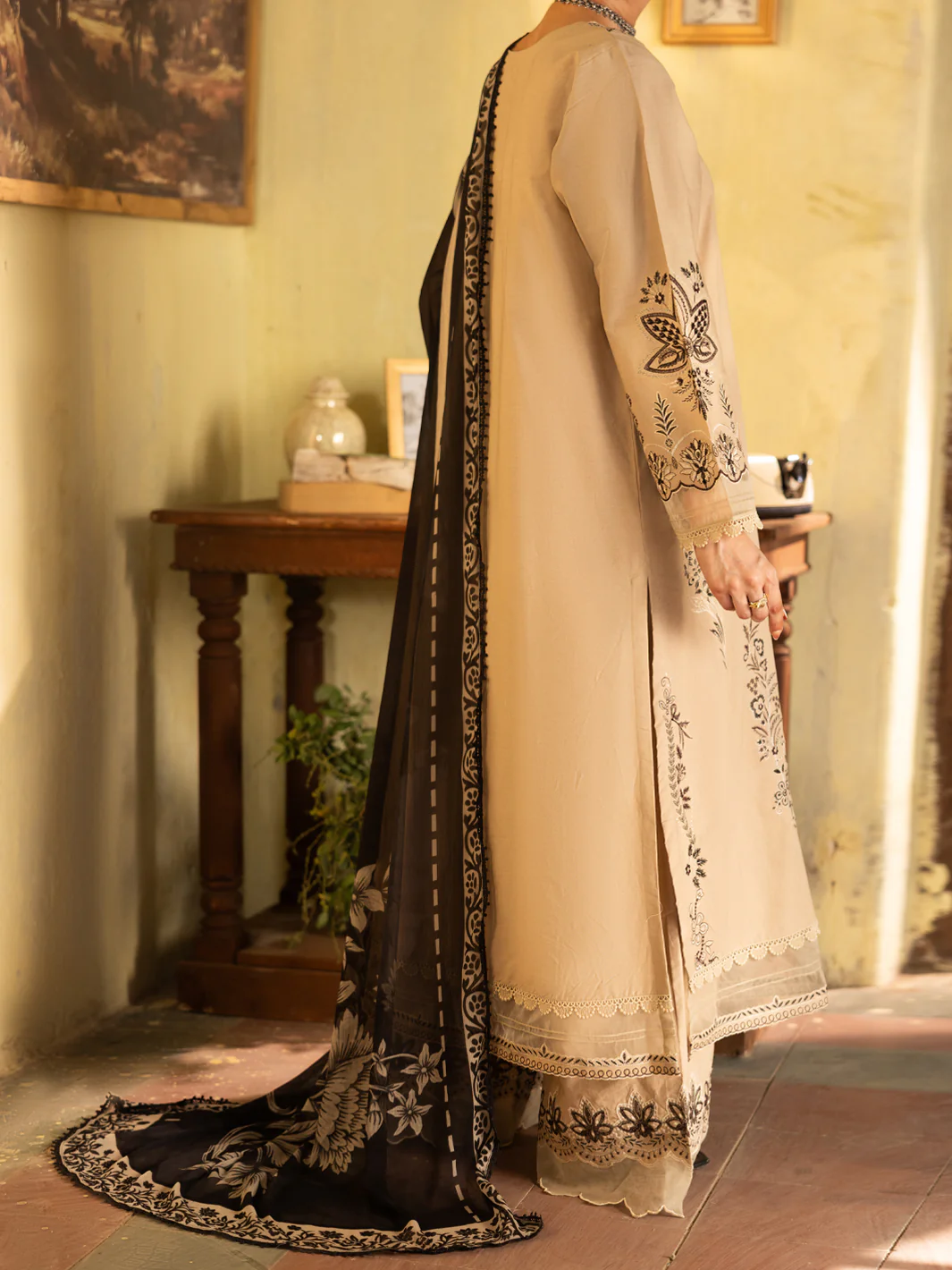 Beige Dyed Lawn Unstitched 3Pc - ALP-3PS-2735 - Image 3