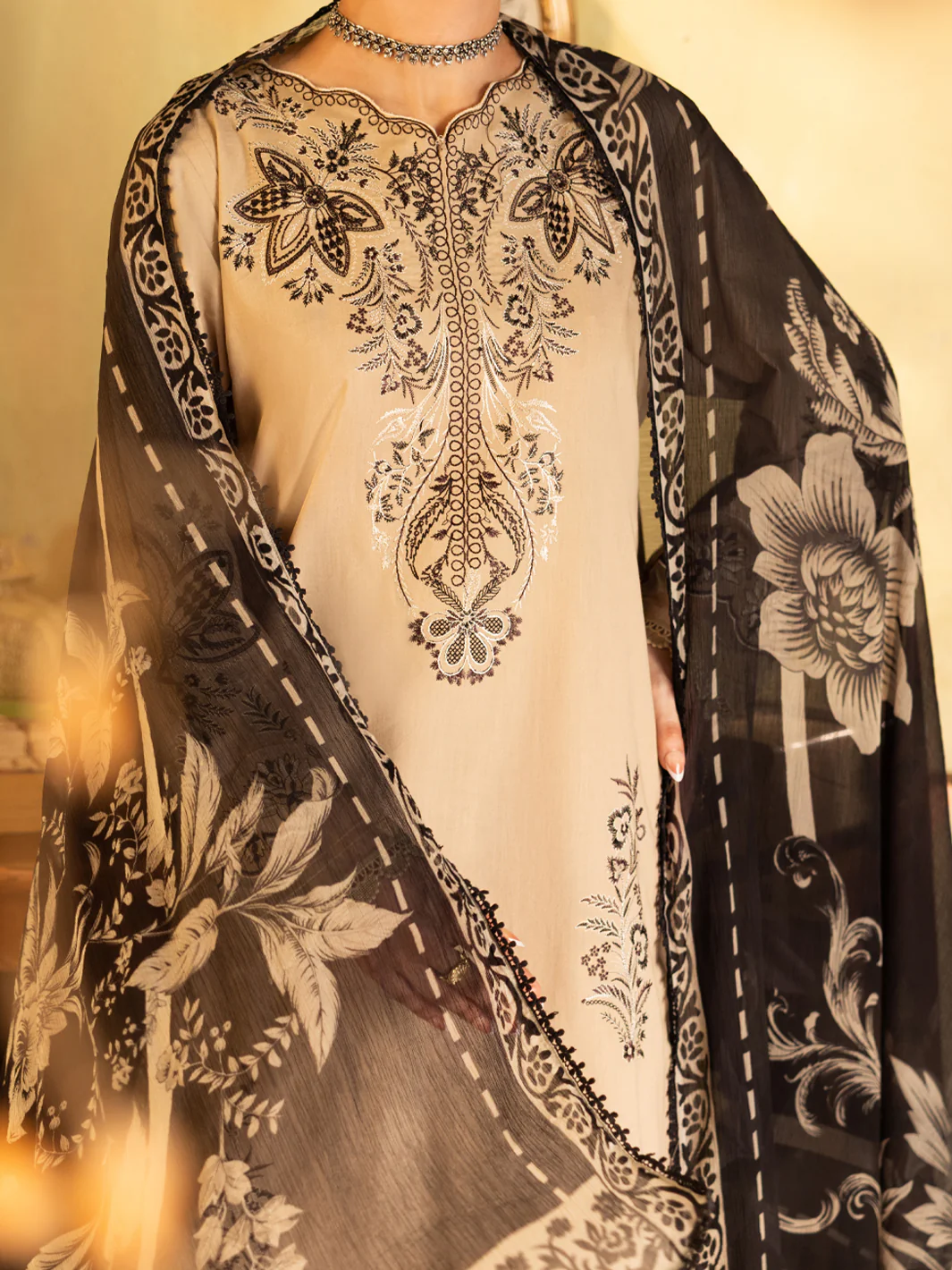 Beige Dyed Lawn Unstitched 3Pc - ALP-3PS-2735 - Image 4