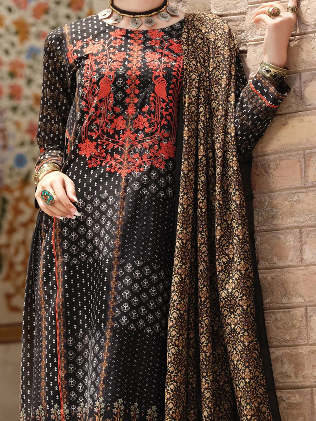 Black Lawn 3 Piece Stitched - ALP-748 - Image 3