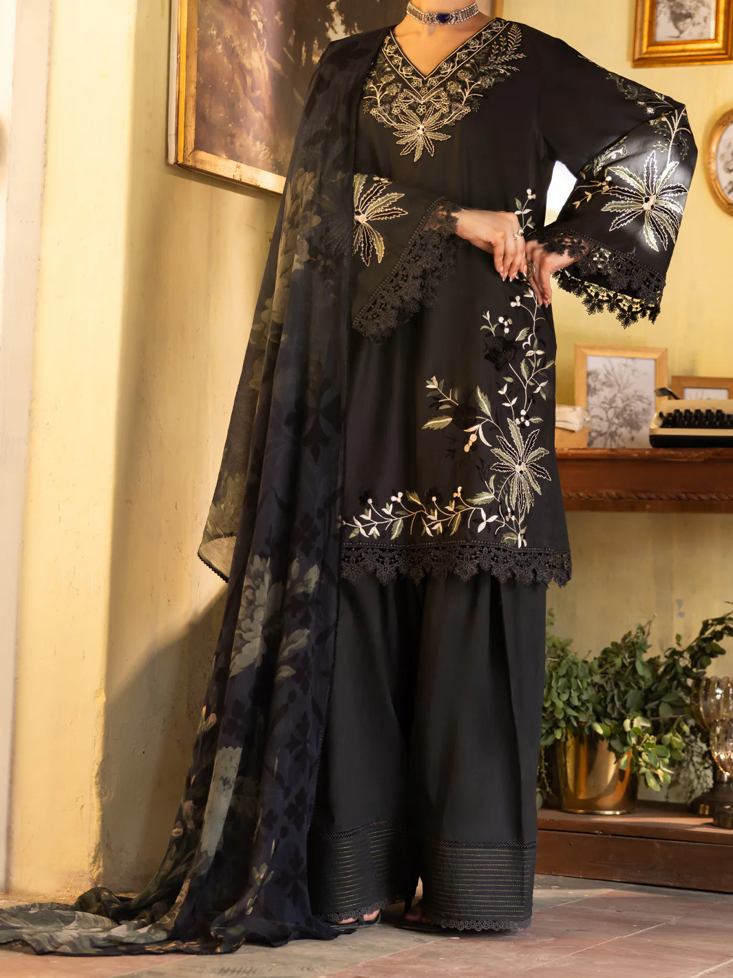 Charcoal Dyed Lawn Unstitched 3Pc - ALP-3PS-2736 - Image 5