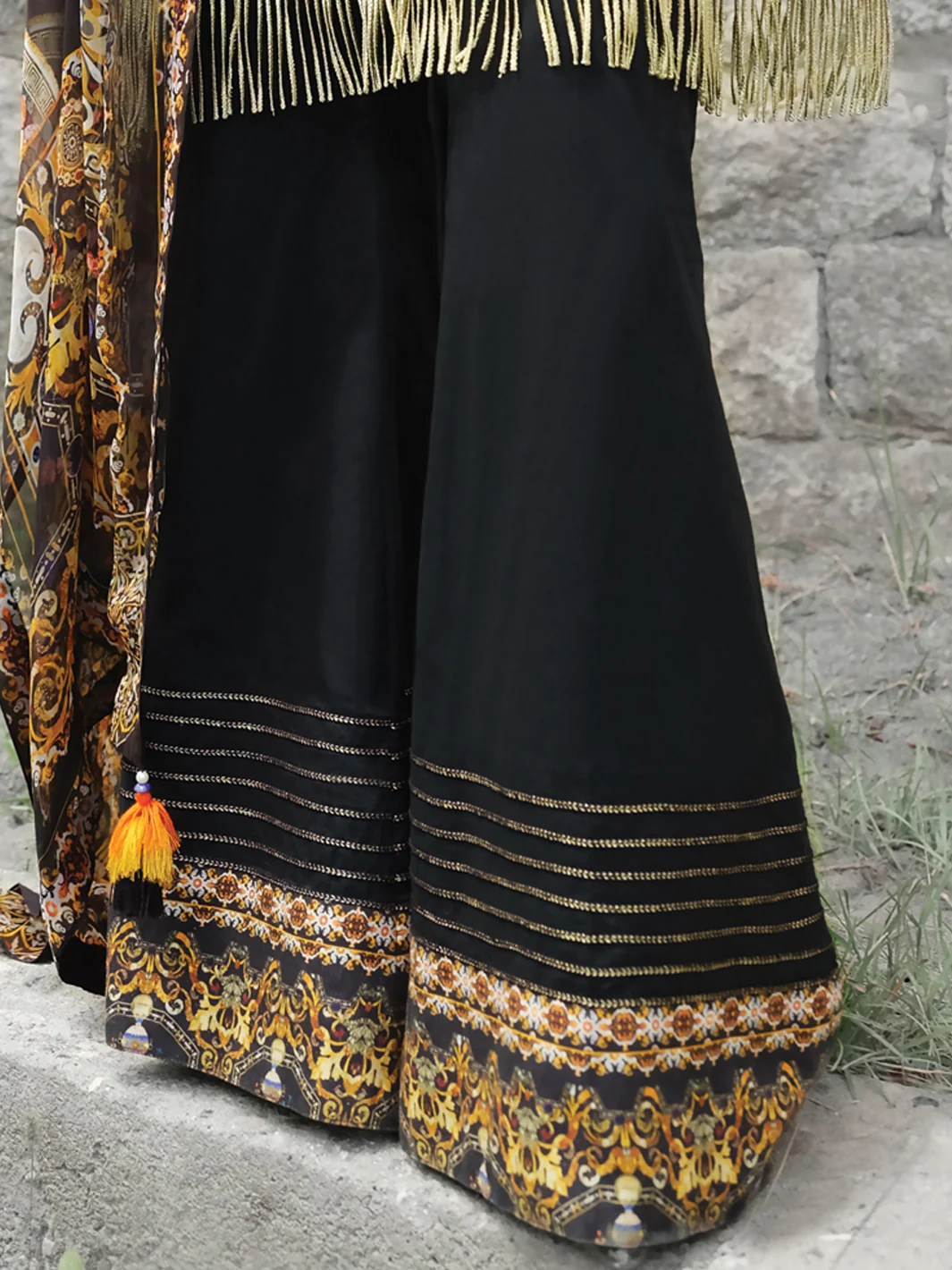 Green Khaddar + Linen 3 Piece Stitched - AWP-211 - Image 4