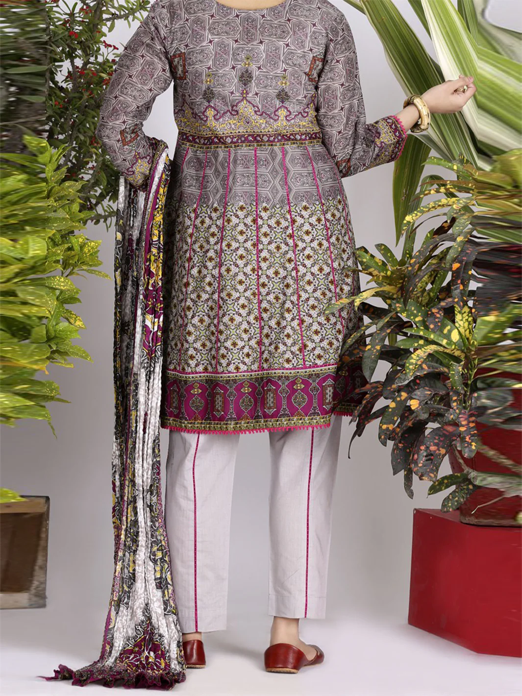 Grey Lawn 3 Piece Stitched - ALP-703 - Image 4