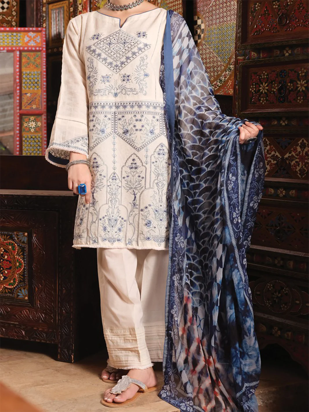 White Lawn 3 Piece Stitched - ALP-738 - Image 2